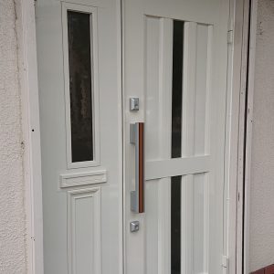 大阪府交野市の玄関扉交換